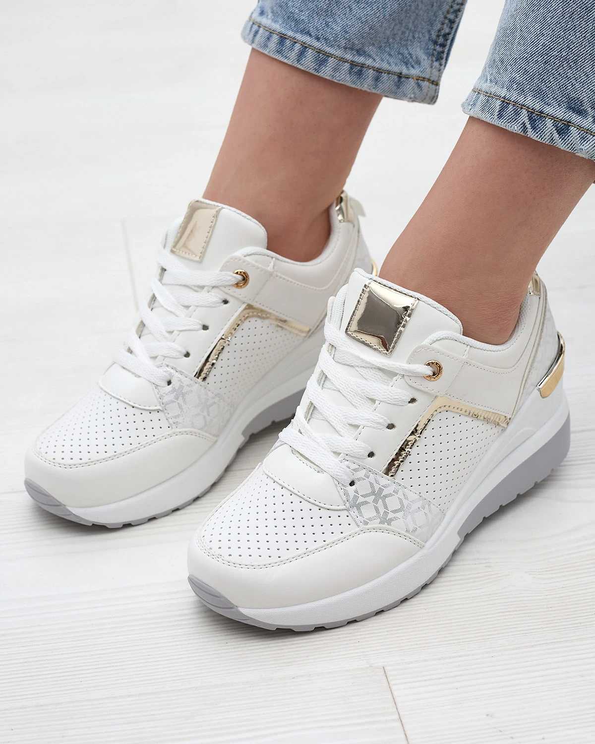Chaussures de sport à talon pour femme en blanc Eyam- Footwear