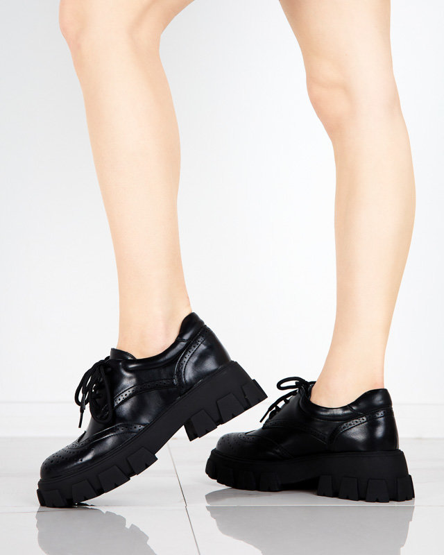 Chaussures pour femmes noires avec un accent ajouré Uneri - Footwear