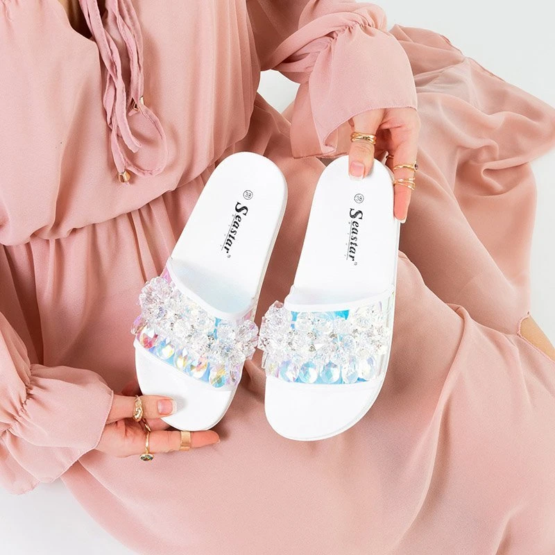 OUTLET Chaussons blancs pour femmes avec pierres Halpasi - Chaussures