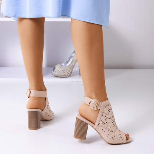 OUTLET Sandales ajourées femme beiges sur le poteau Jasmines - Footwear