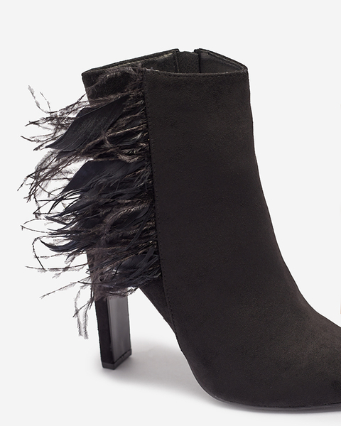 Bottes à talons aiguilles noires pour femmes avec plumes Cailyy- Footwear