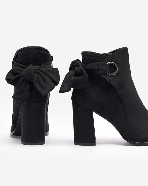 Bottes en suède écologique pour femmes avec noeud en noir Agarol- Footwear