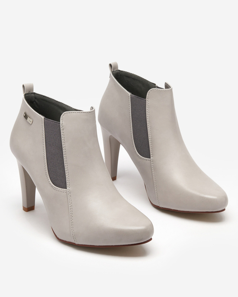 Bottes pour femmes grises sur un talon aiguille Loretti - Footwear