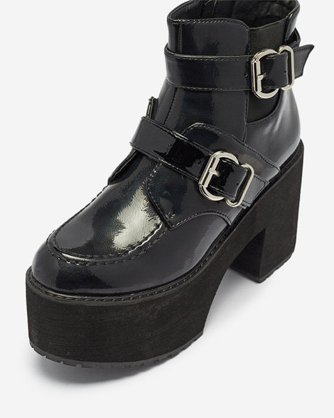 Bottes pour femmes laquées noires sur un montant et une plateforme Fenan- Footwear