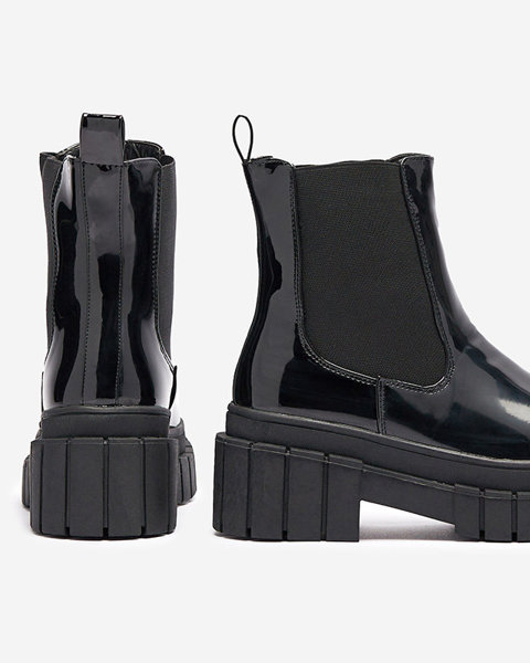 OUTLET Bottes pour femmes en cuir verni noir sur une semelle plus épaisse Fazzati- Footwear
