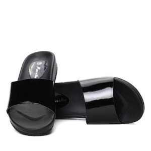 OUTLET Chaussons vernis noirs - Footwear