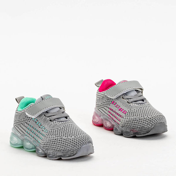 OUTLET Chaussures de sport pour enfants de couleur grise avec des éléments roses. Enfiler - Chaussures