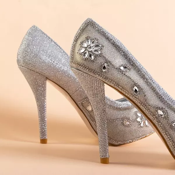 OUTLET Escarpins argentés brillants sur un talon Juliett - Chaussures