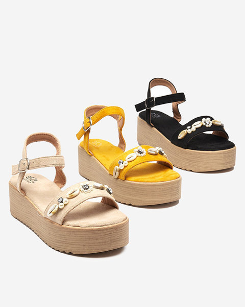 OUTLET Sandales beiges pour femmes avec décorations Zetika - Chaussures
