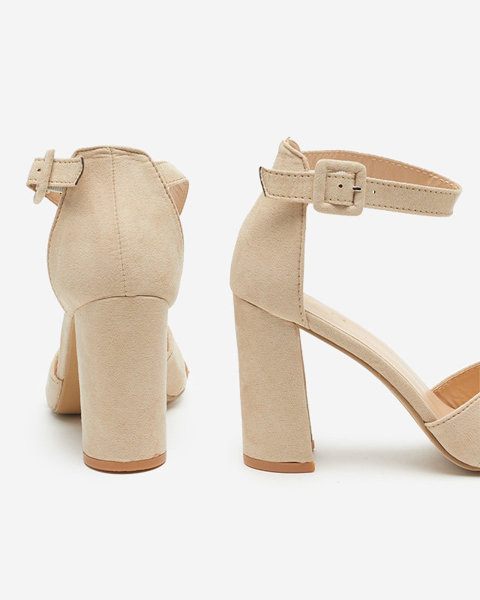 OUTLET Sandales beiges pour femmes sur le poteau Lexyra - Chaussures