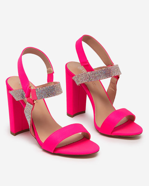OUTLET Sandales femme rose fluo sur le post Xiobi. Chaussure