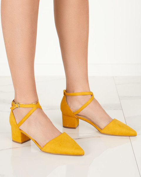 OUTLET Sandales moutarde pour femmes sur un poteau Crisco - Chaussures