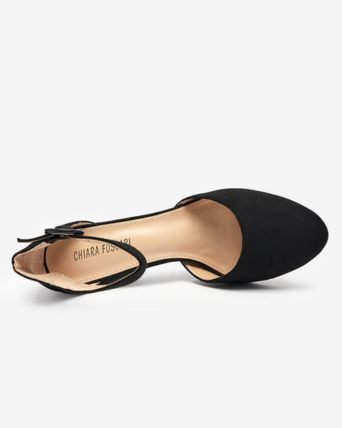 OUTLET Sandales noires pour femmes sur le poteau Nastio - Chaussures