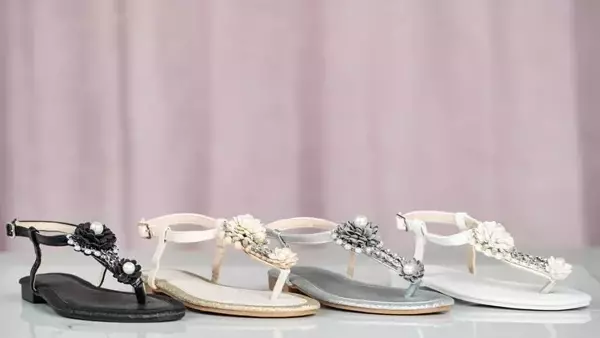 OUTLET Sandales plates argentées pour femmes Slavitta - Chaussures