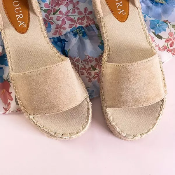 OUTLET Sandales pour femmes beiges sur la plateforme Sitra - Footwear