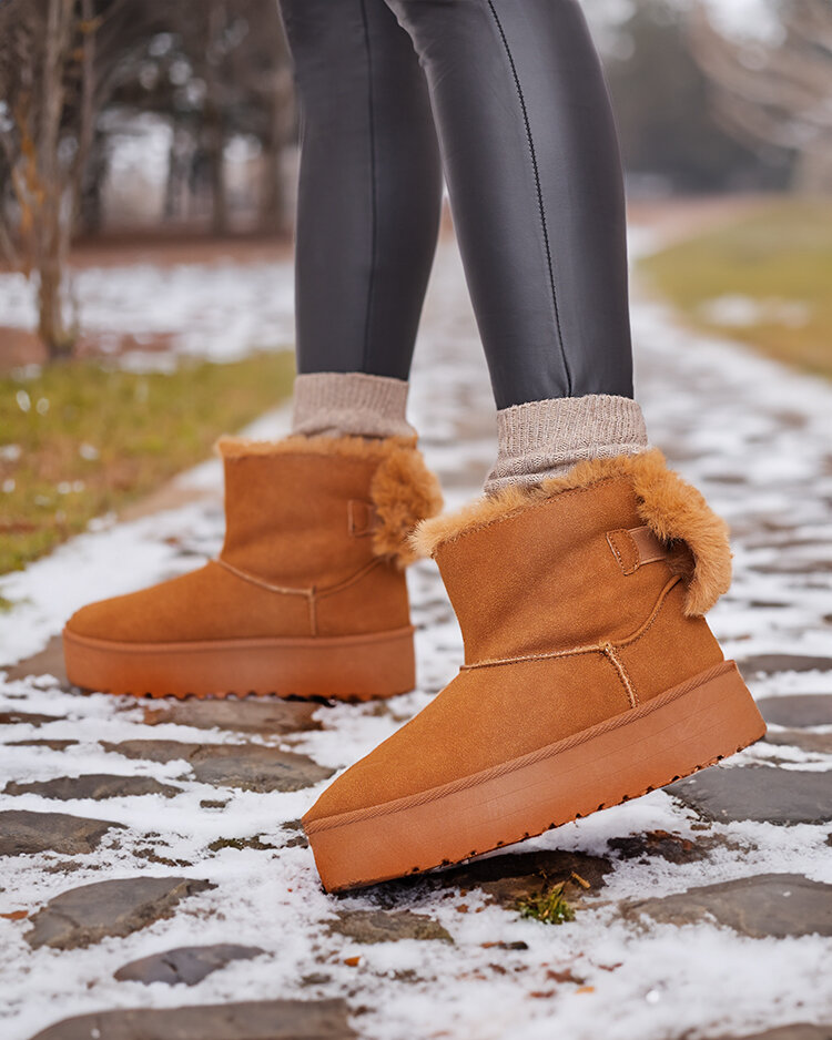 Royalfashion Boots a'la bottes de neige pour femme en couleur camel Goroggo