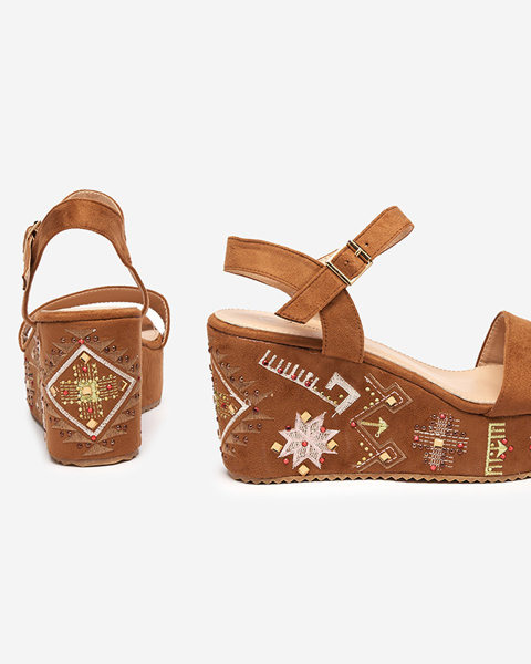Sandales brunes pour femmes à talon compensé avec une décoration Cozana-Footwear