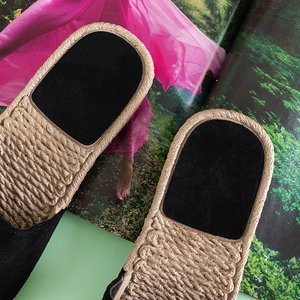 Sandales plates pour femmes noires de Vasagi - Chaussures