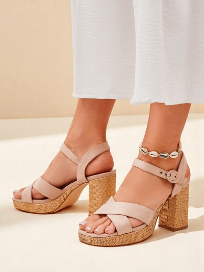 Sandales pour femmes Royalfashion AURELIA beiges à talons en cuir suédé