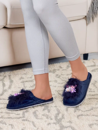 Chaussons en fourrure pour femmes Royalfashion avec des fleurs Ederra
