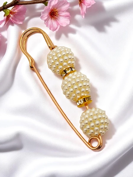 Broche décorative pour femme avec perles Triple Pearl