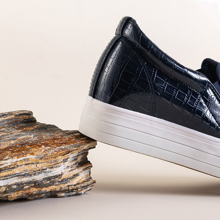 OUTLET Chaussures de sport pour femmes bleu marine avec un coin intérieur Moriko - Footwear