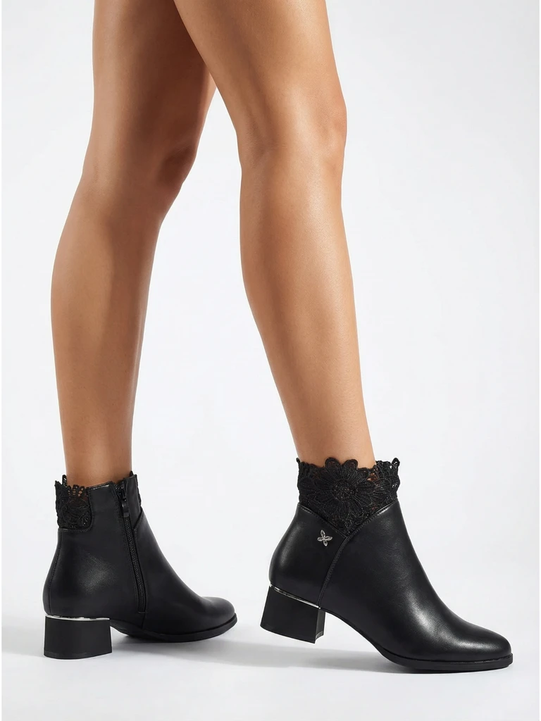 Bottines pour femmes en cuir écologique avec dentelle Velmi