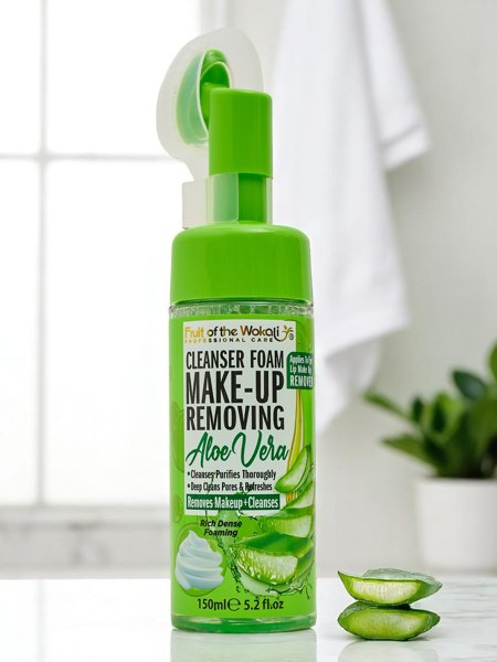 Mousse nettoyante et hydratante pour le visage à l’aloe vera avec brosse