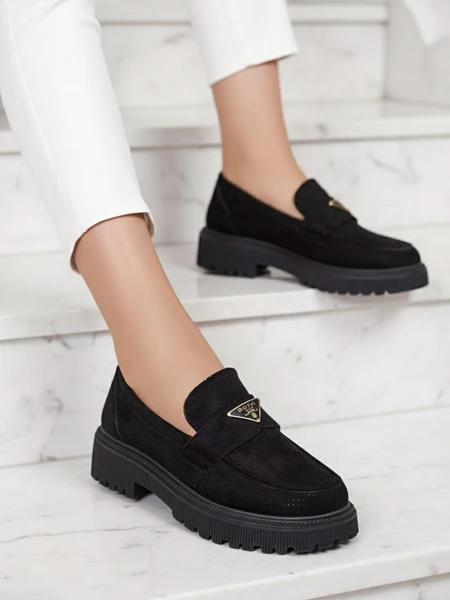 Élégantes Chaussures pour Femmes Nera en Cuir Écologique