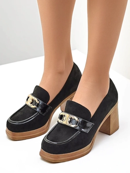 Mocassins pour femmes Royalfashion sur un talon bloc Qeroy