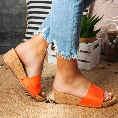Tongs orange sur une semelle compensée Gala - Chaussures