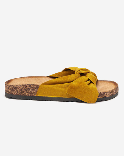 Chaussons femme en éco-daim moutarde avec nœud Maqelia - Footwear