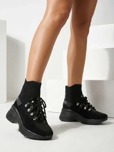 Royalfashion Baskets Aleppo isolées noires pour femme