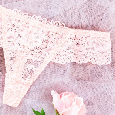 String femme rose clair en dentelle - Sous-vêtements