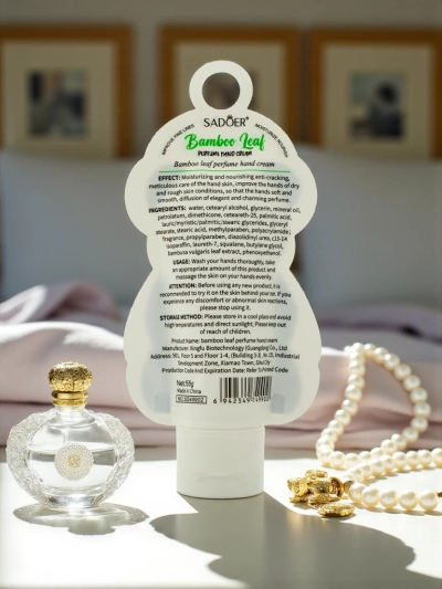 Sadoer Bamboo Leaf crème pour les mains 50 ml en emballage Panda — Aurelia Edition