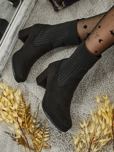 Bottines femme en éco-daim à talon bloc avec empiècement façon chaussette LumenThorn