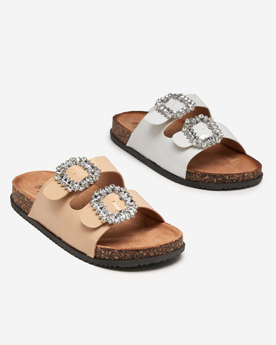 Chaussons femme beiges avec fermoirs décorés. Olimika - Footwear