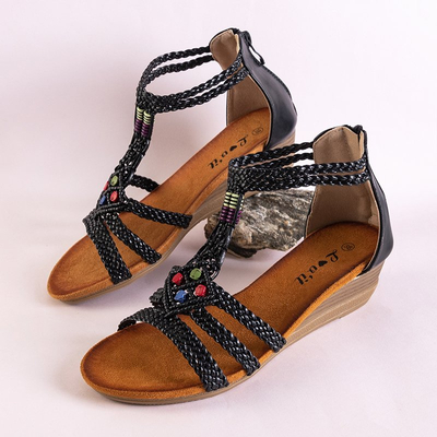 Sandales noires pour femmes sur un talon bas Nastiska - Chaussures