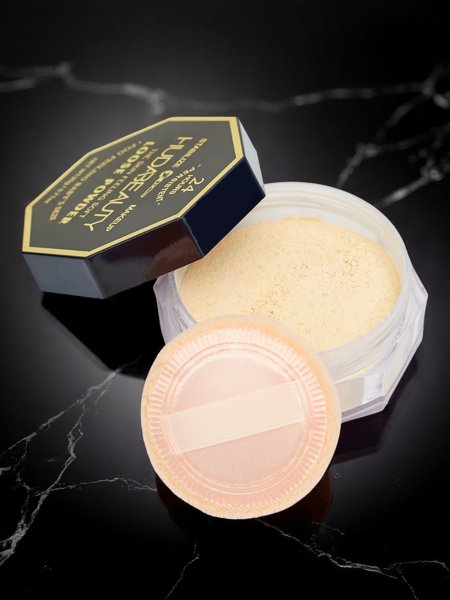 Poudre libre pour le visage avec un effet fini naturel