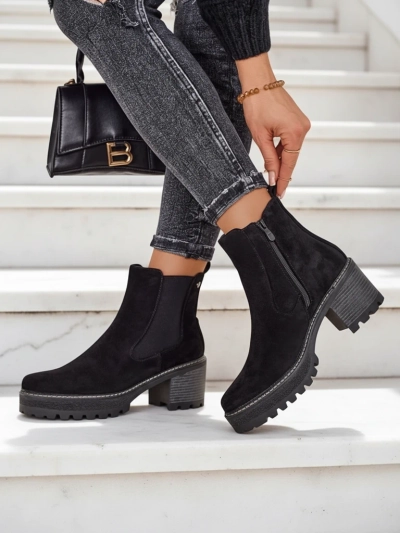 Bottines pour femmes en éco-suède Royalfashion sur une dernière Segori
