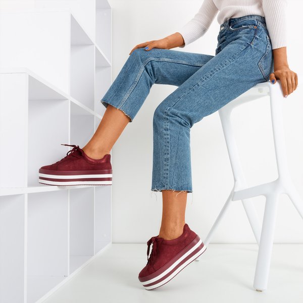 Sneakers femme en brocart bordeaux sur la plateforme Acssias - Chaussures 1