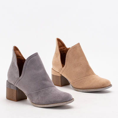 Bottes isolées marron clair pour femmes sur le poteau Karela - Chaussures