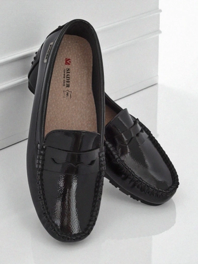 Mocassins pour femmes Cyra Nero en cuir écologique verni, style italien classique