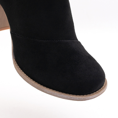 Bottes pour femmes avec découpes en noir Plinara - Chaussures