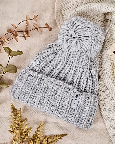 Royalfashion Bonnet tricoté pour femmes avec pompon