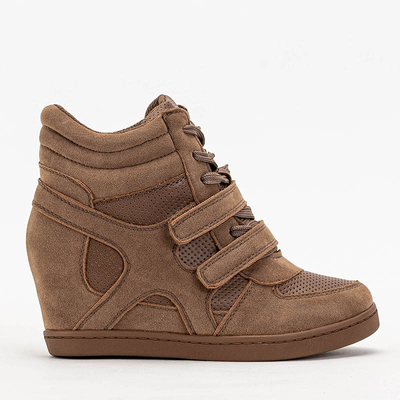 Baskets marron pour fille sur un coin intérieur Janomi- Shoes