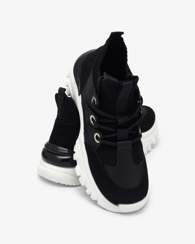 OUTLET Royalfashion Baskets de sport pour femme en noir Hasola