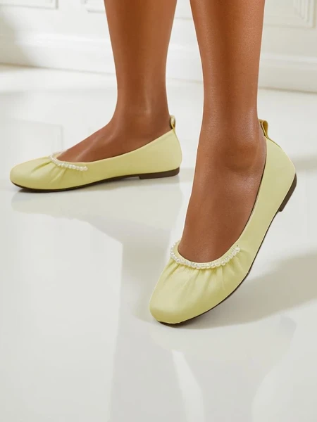 Ballerines pour femmes Aurelia Bella de couleur jaune en cuir écologique