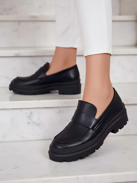 Elegante Nero – Chaussures pour Femmes en Cuir Écologique