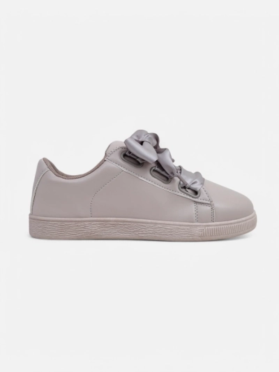Baskets en éco-cuir Royalfashion pour femmes avec lacets décoratifs Etti